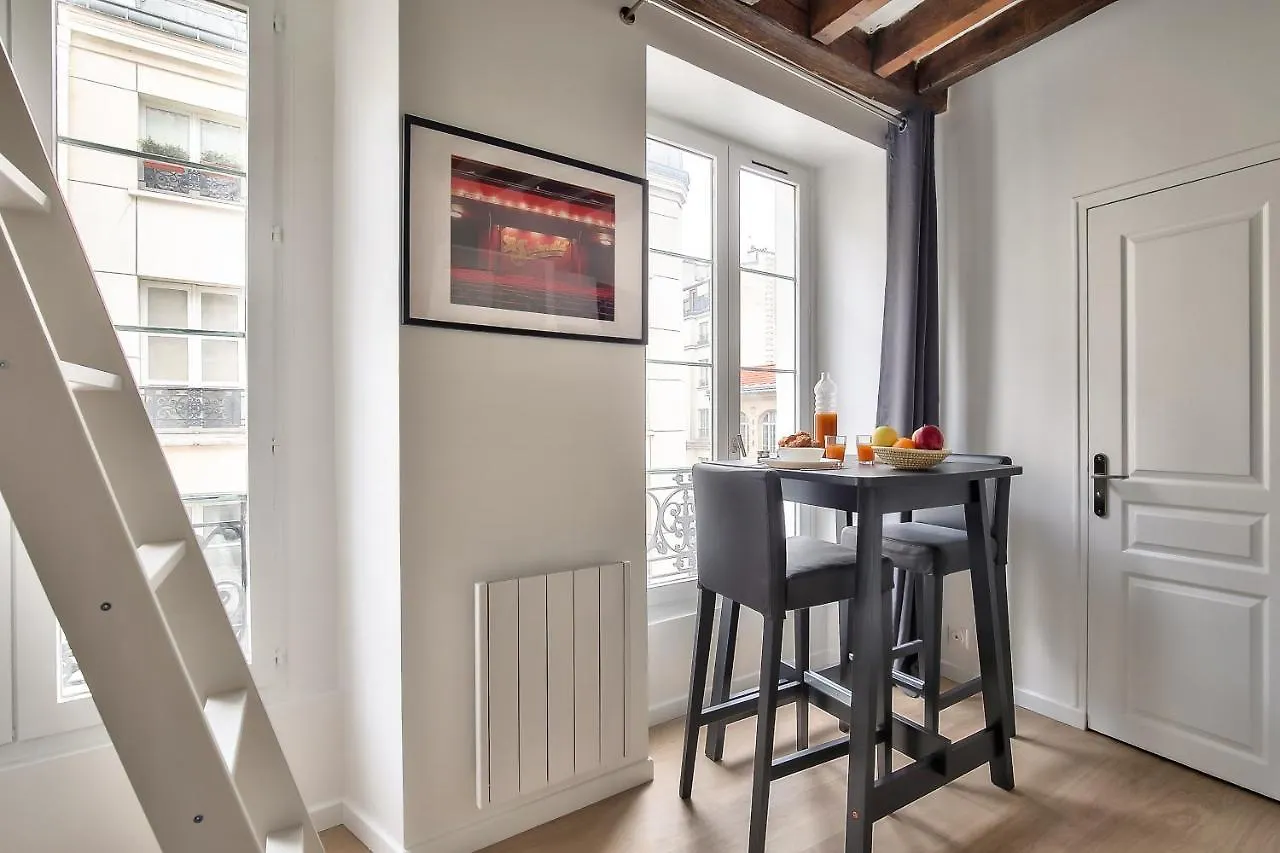 Appartement Lovely Mezzanine Studio In The Heart Of Paris 3M France