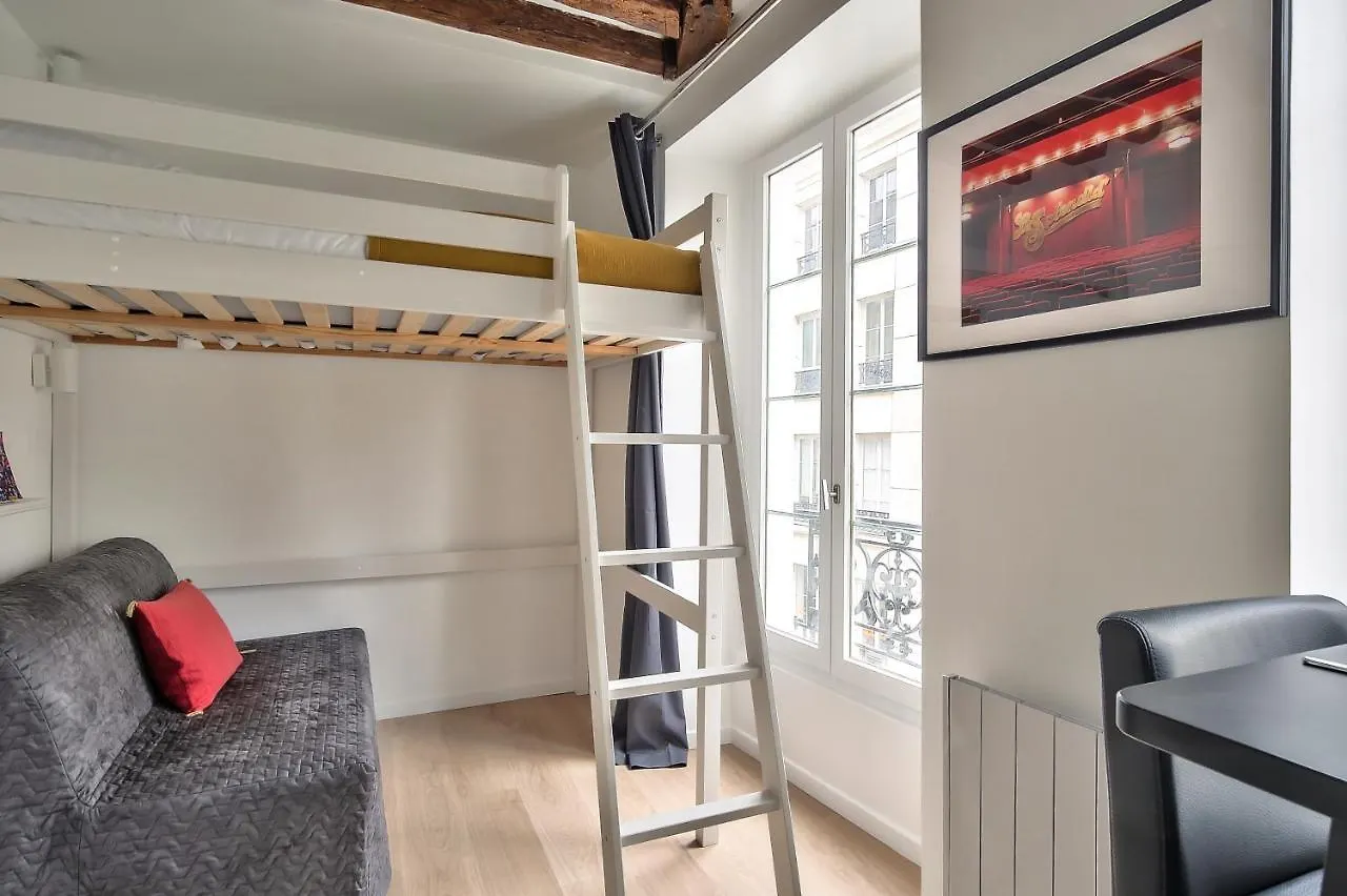 Apartment Lovely Mezzanine Studio In The Heart Of Paris 3M