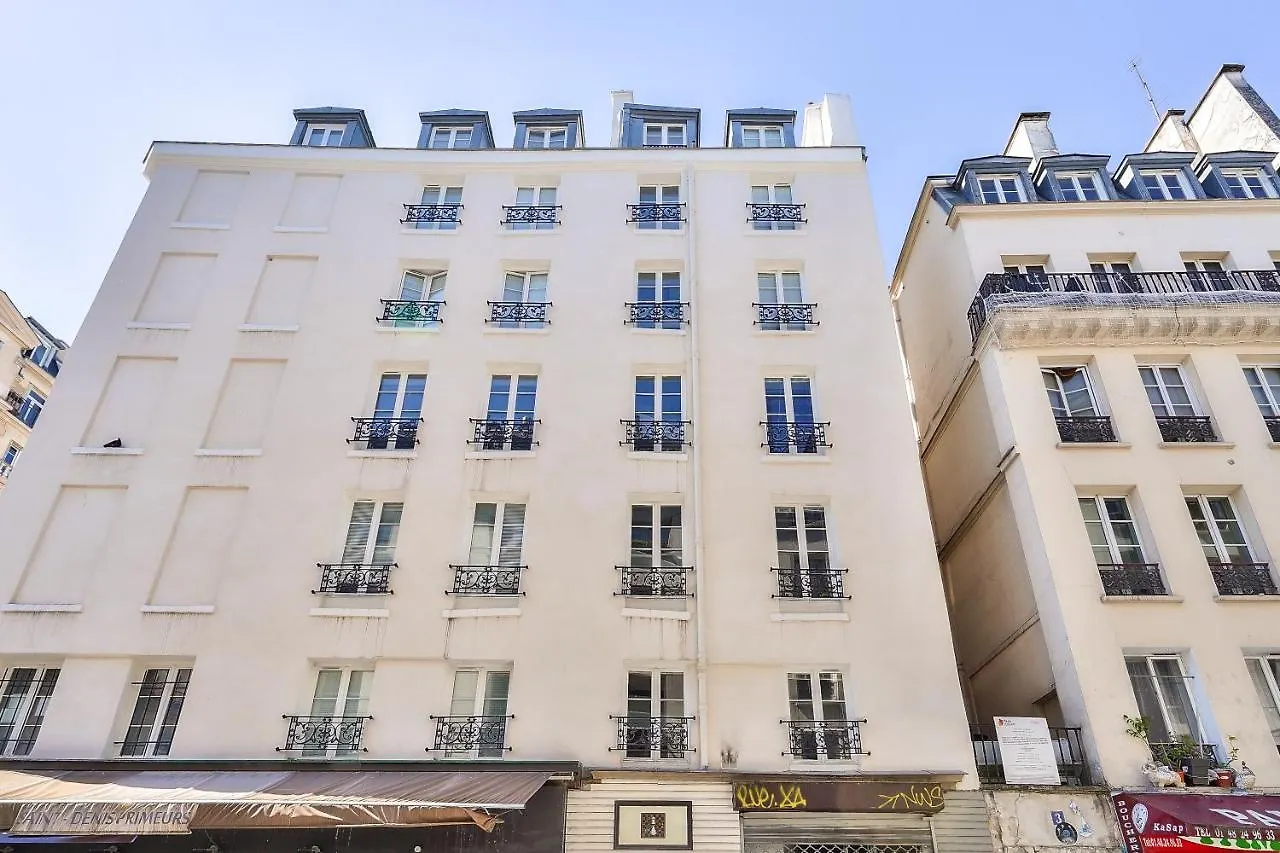 Lovely Mezzanine Studio In The Heart Of Paris 3M France